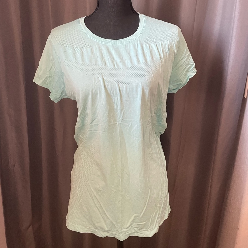 239. Champion Duo Dry Active Tee, Size XL, Mint Green, EUC